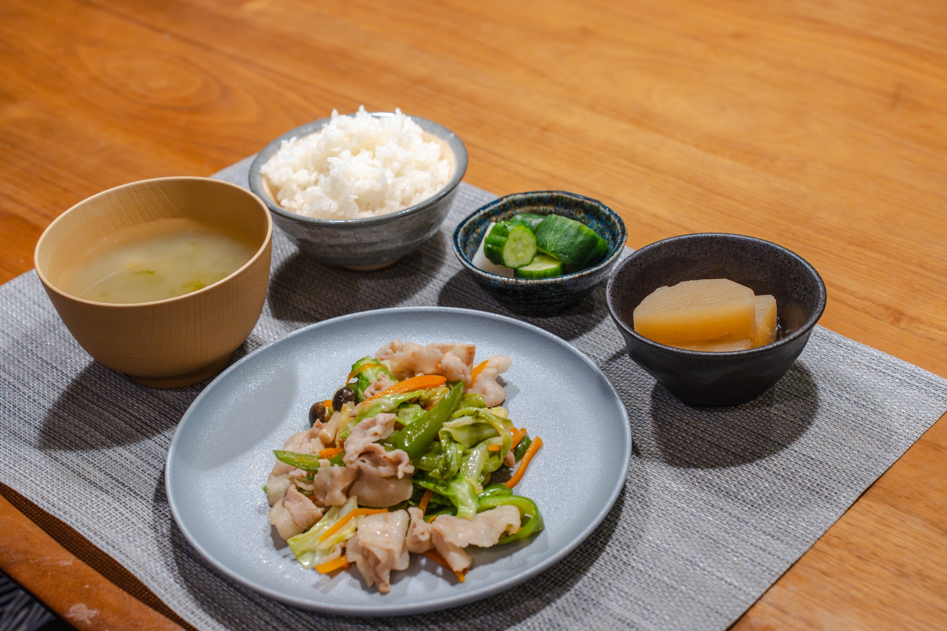 主食主菜副菜